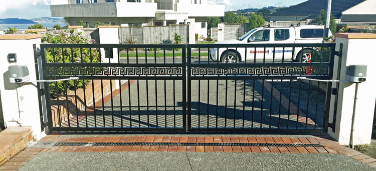 Swing gates residential